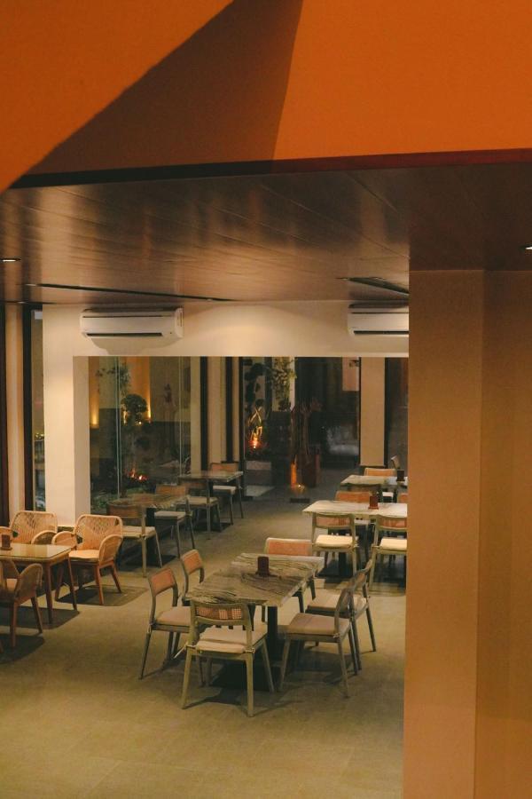 Tabebuya Resto & Resort Kesembu ภายนอก รูปภาพ